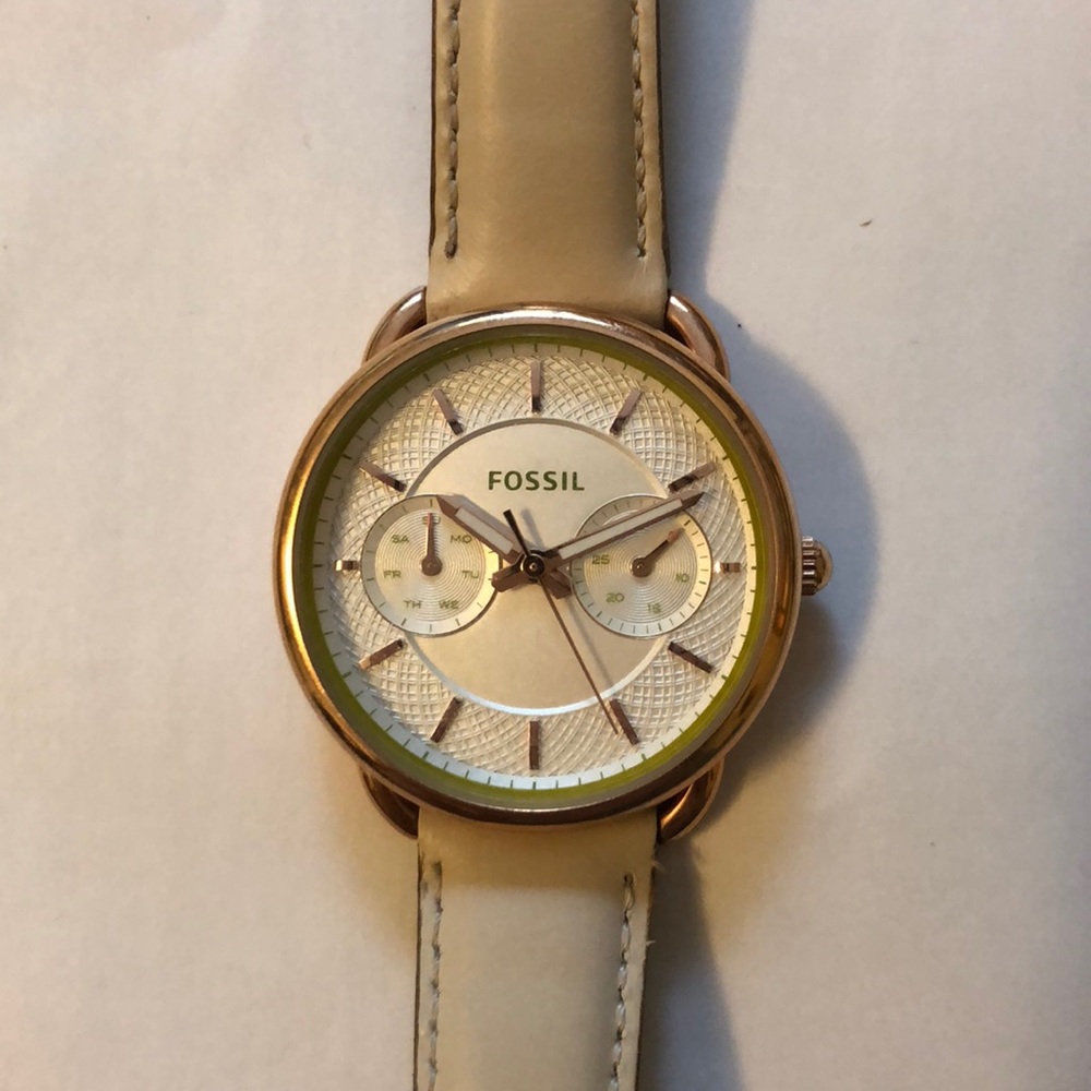Women’s Fossil Watch Rose Gold Leather Strap